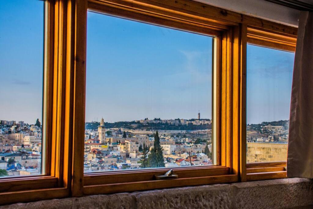 Into Jerusalem Heart Экстерьер фото